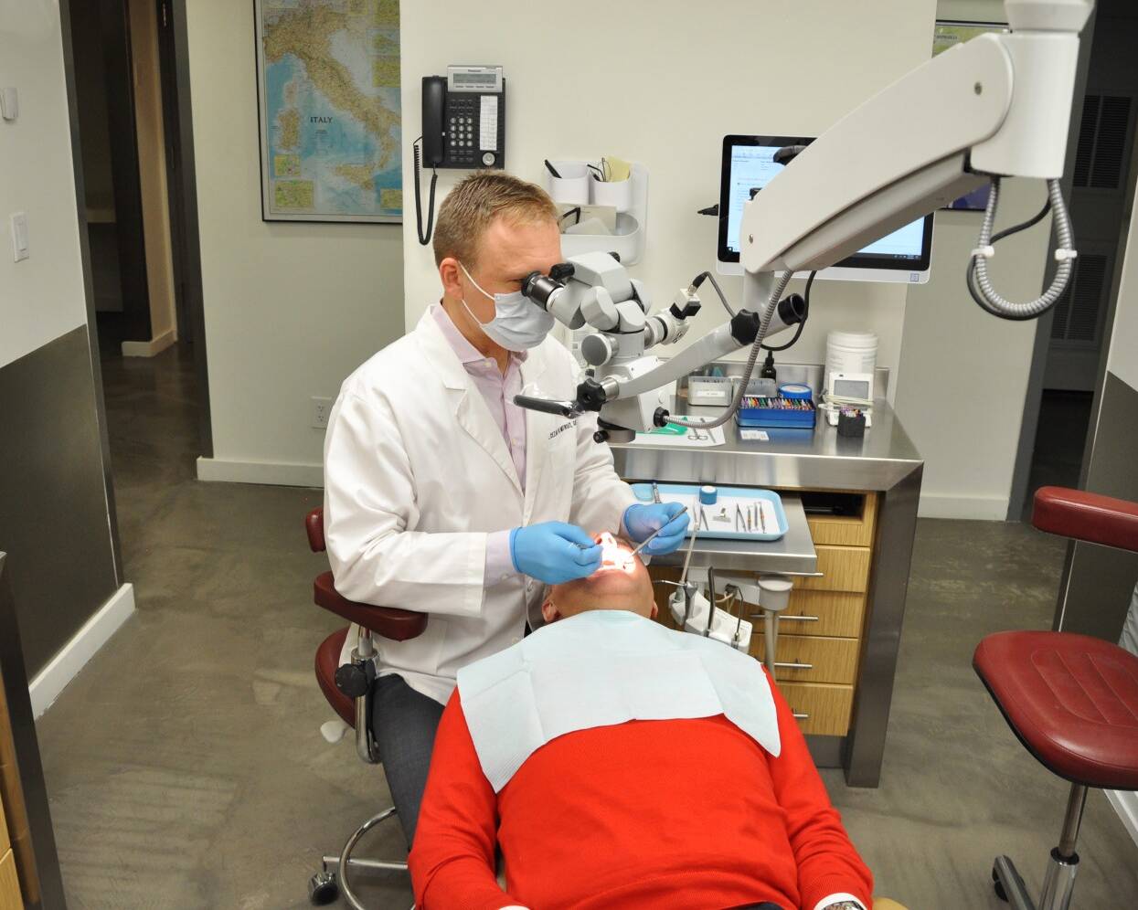 Endodontist NYC - Microscopic Endodontics